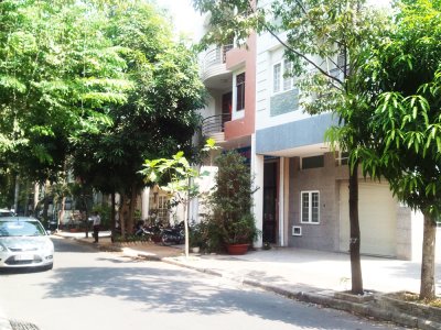 Khu nhà phố Hưng Gia