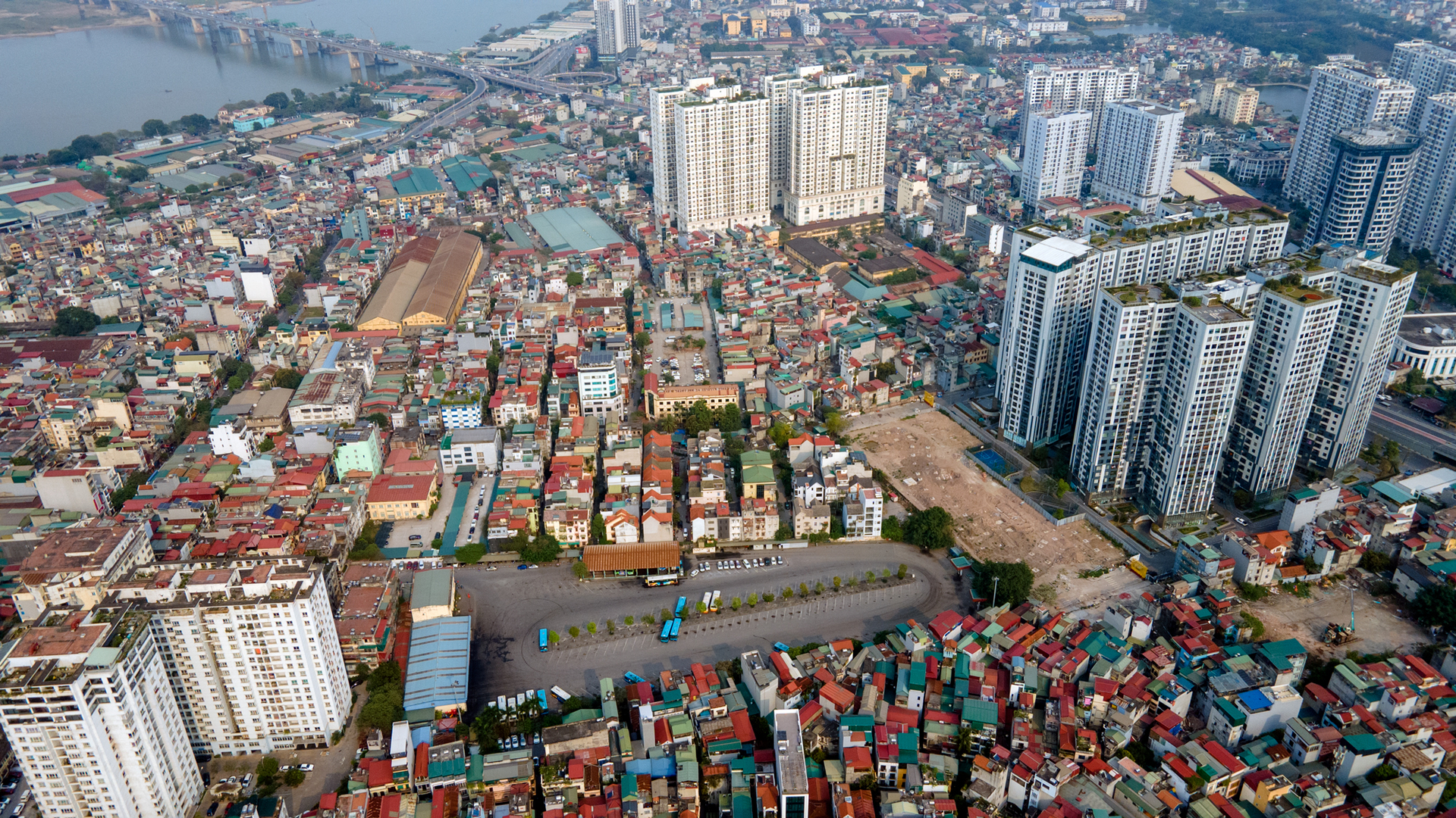 Tái cấu trúc siêu đô thị: Hà Nội và TP.HCM có thể học gì từ Thượng Hải, Seoul?