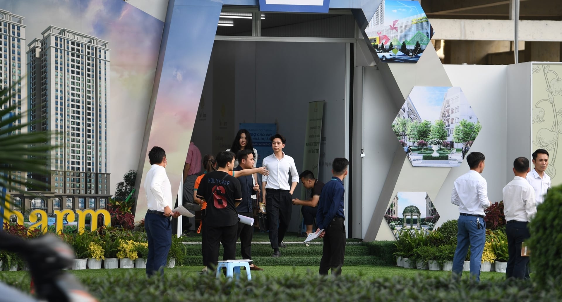 Thị trường địa ốc vào giai đoạn thử lửa
